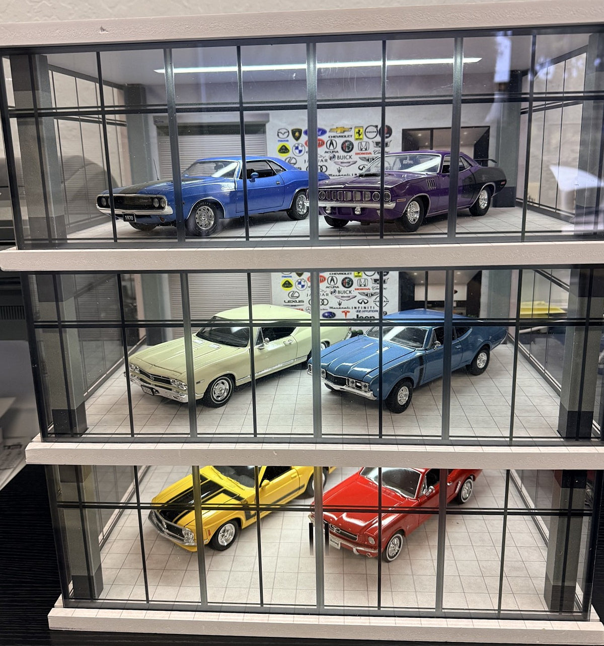 Universal 3 Level Dealership