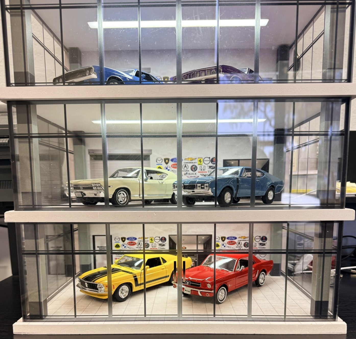 Universal 3 Level Dealership