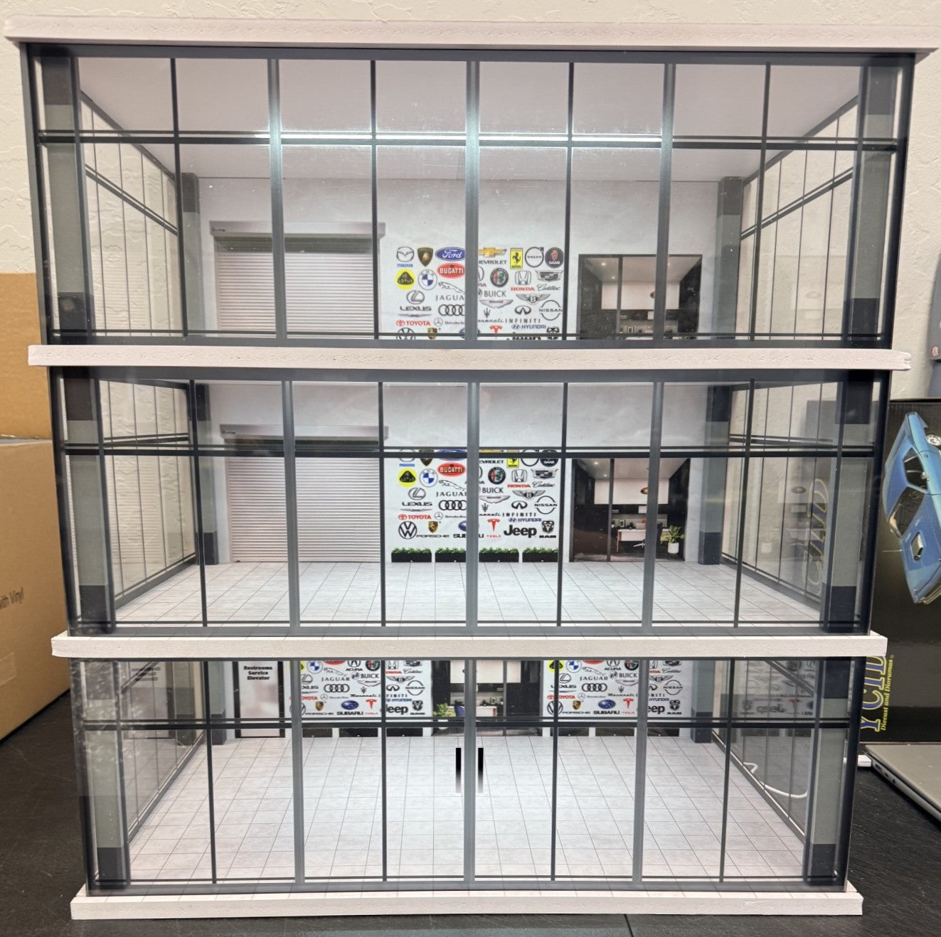 Universal 3 Level Dealership
