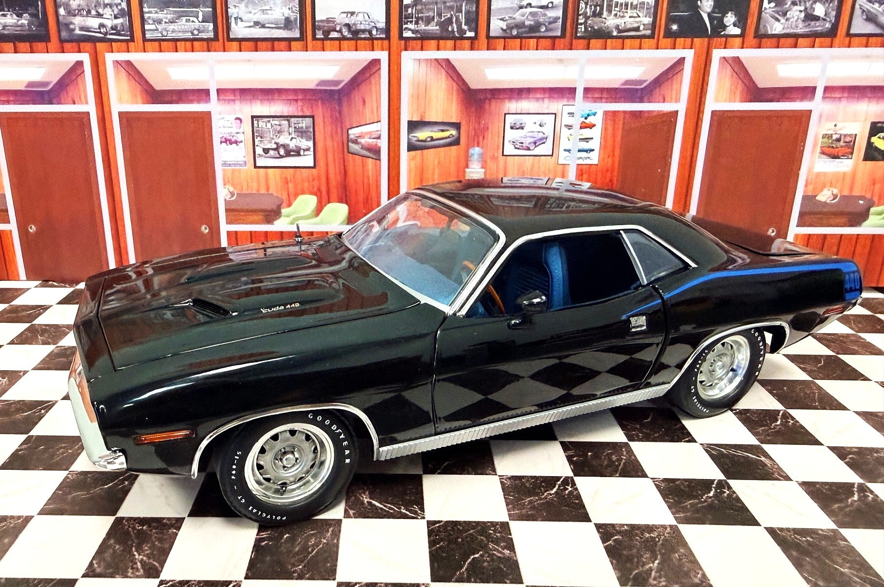 YCID LE #14, 1970 Cuda, Black/Blue Int, Coupe, 1-24