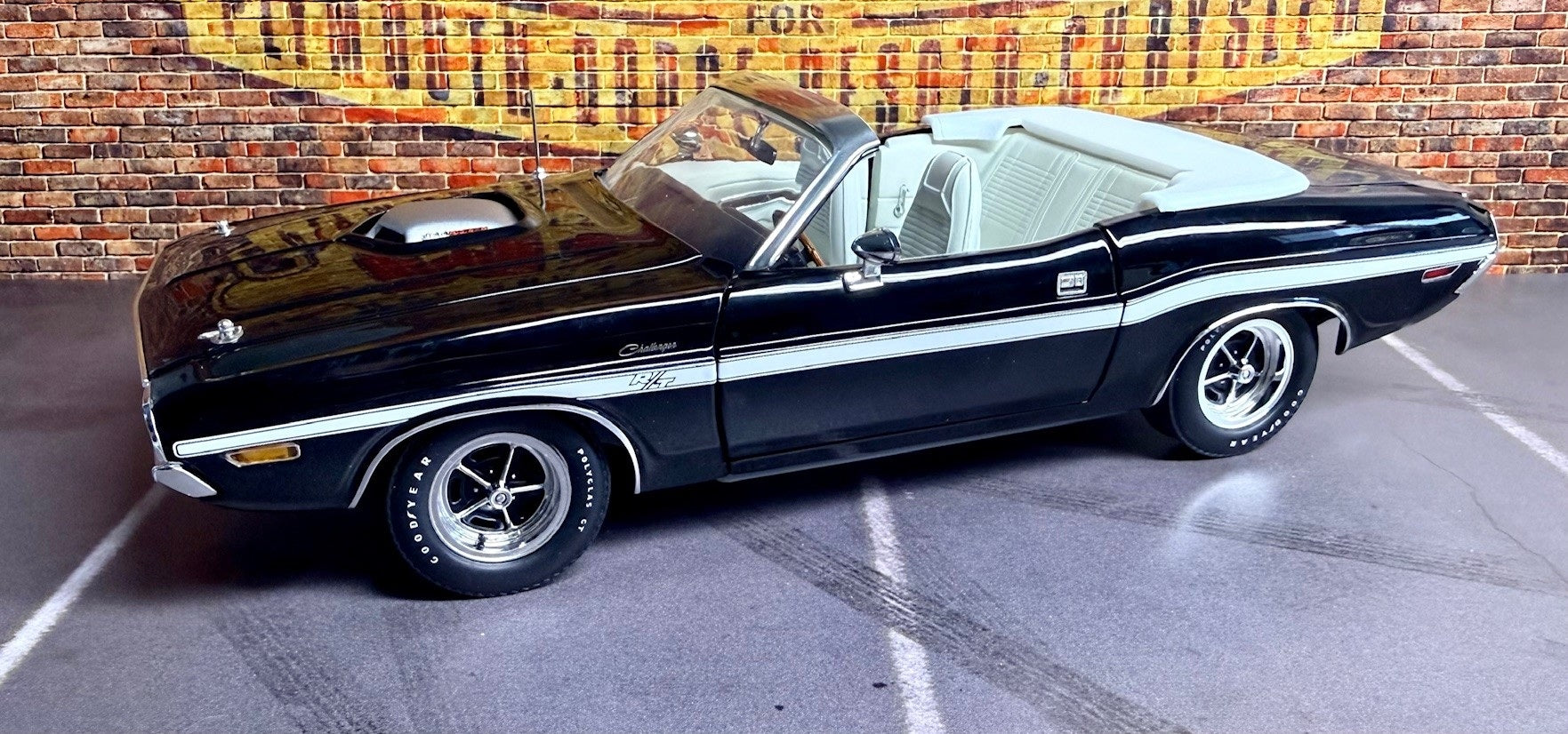 YCID 44, 1970 Dodge Challenger R/T, 383 Shaker